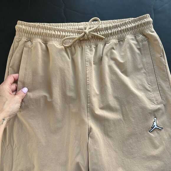Nike Air Jordan Essentials Woven Pants Mens Sm  'Legend Light Brown' DQ7509-206 - Picture 1 of 16